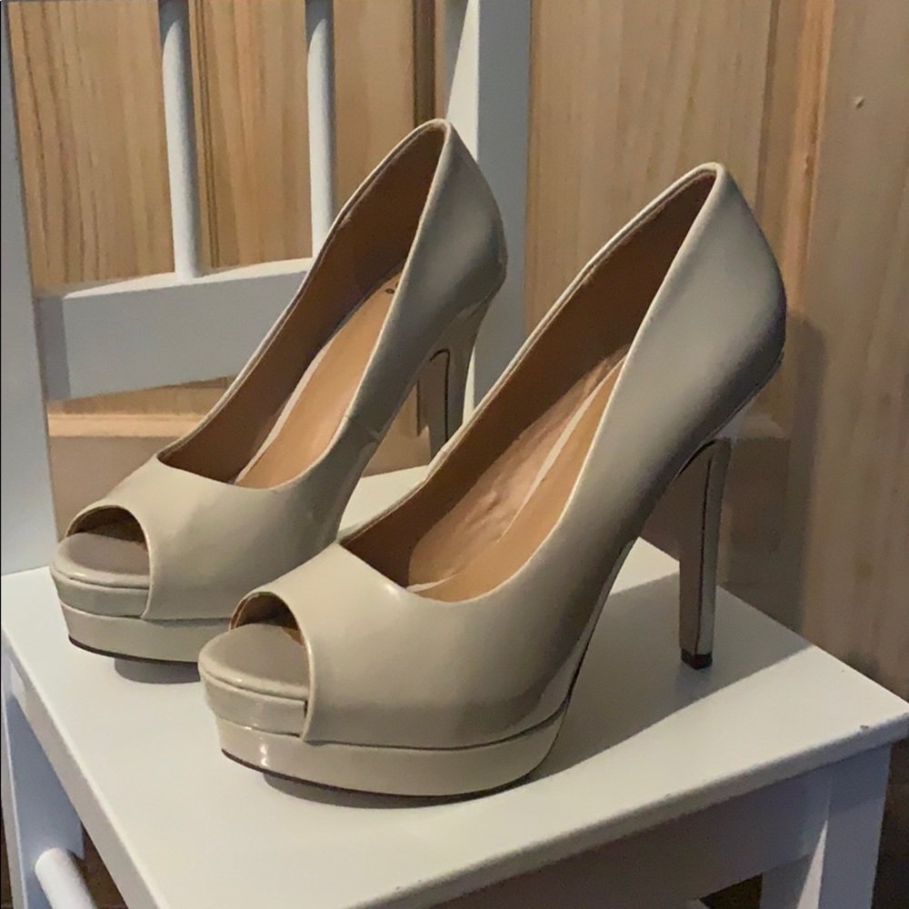peep toe pumps